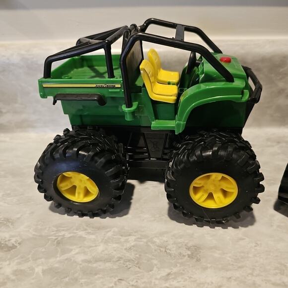 PLASTIC JOHN DEERE 6 X 4 GATOR & TRACKTOR FARM VEHICLES - SOUND NOT WORKING - Picture 10 of 12
